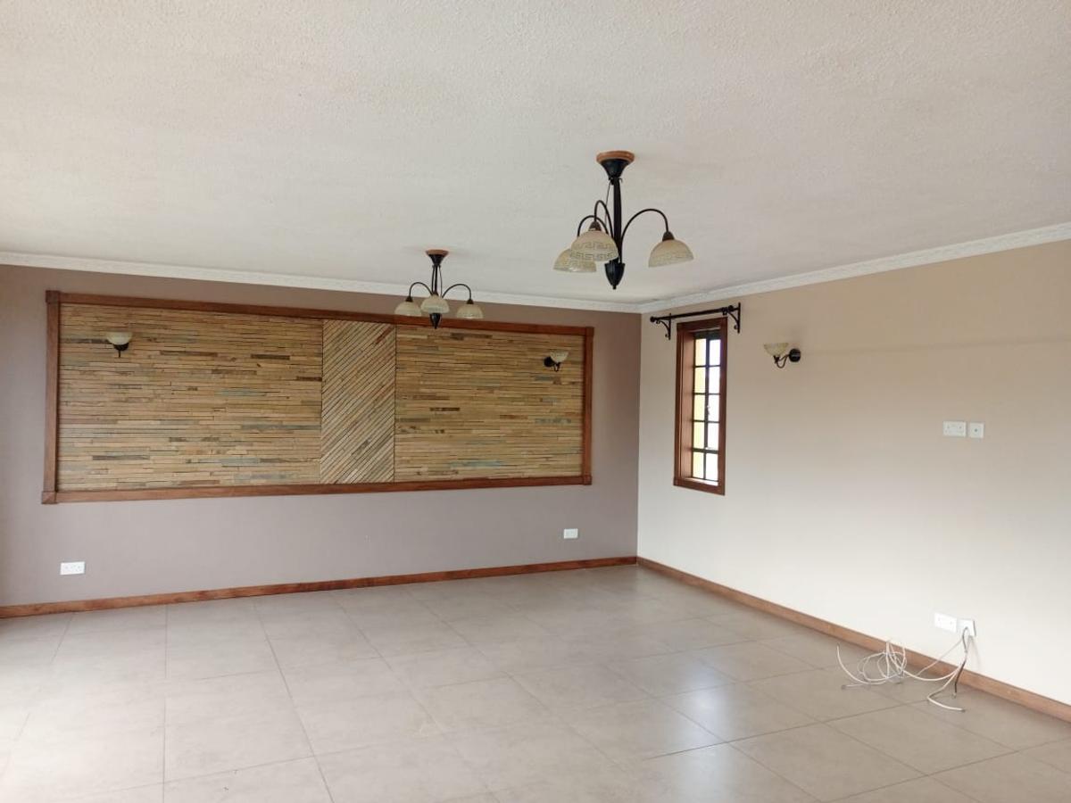 4 Bed Apartment with En Suite in General Mathenge - 3