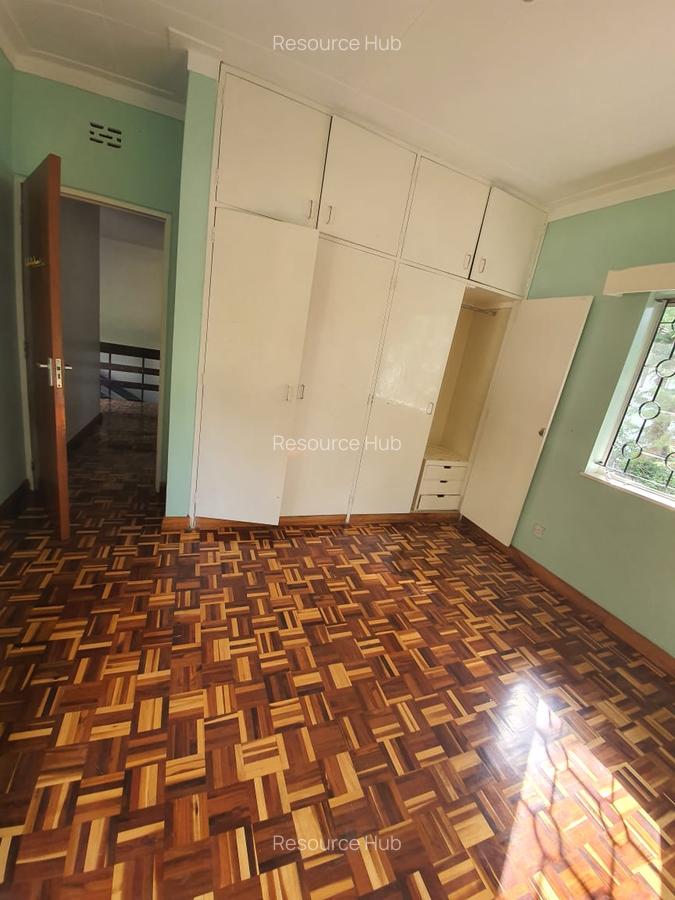 4 Bed Townhouse with En Suite at Lavington - 10