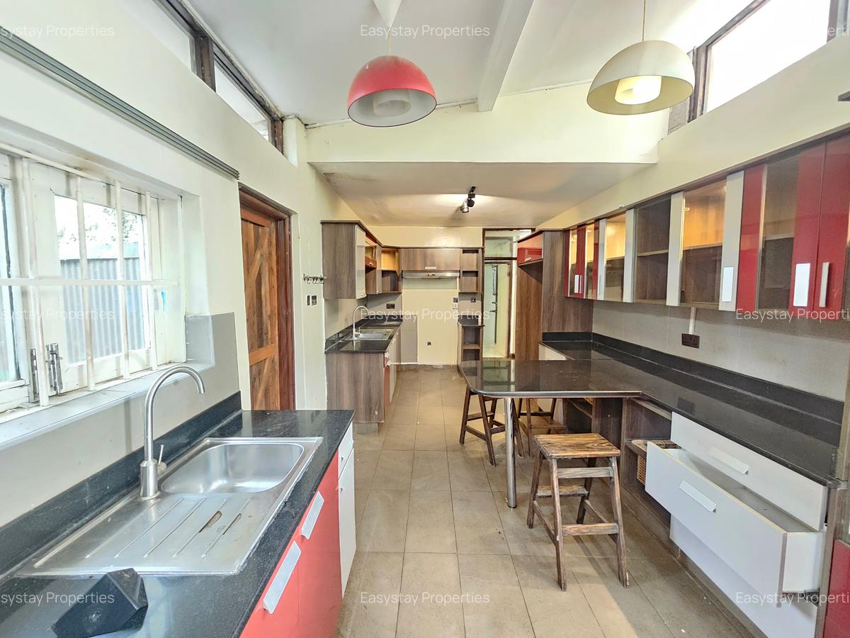 3 Bed Townhouse with Garden in Kilimani - 9