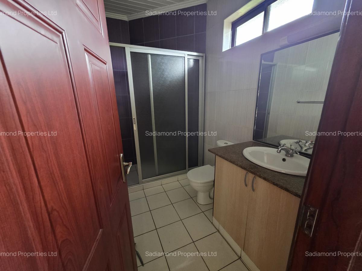 3 Bed Apartment with En Suite in Rhapta Road - 5