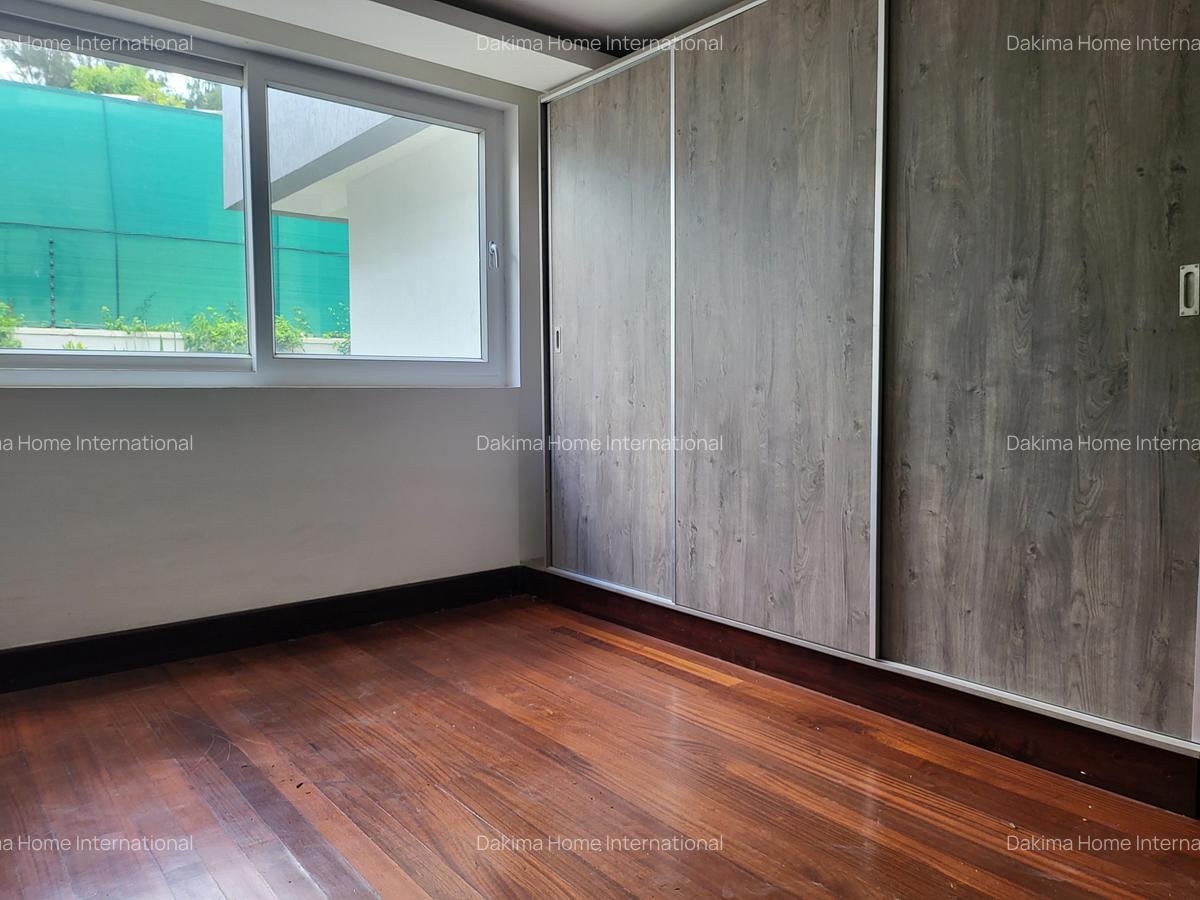 5 Bed House with En Suite in Runda - 6