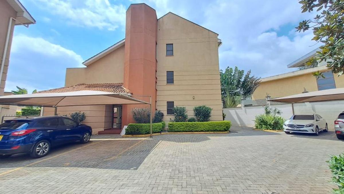 6 Bed Townhouse with En Suite in Lavington - 15