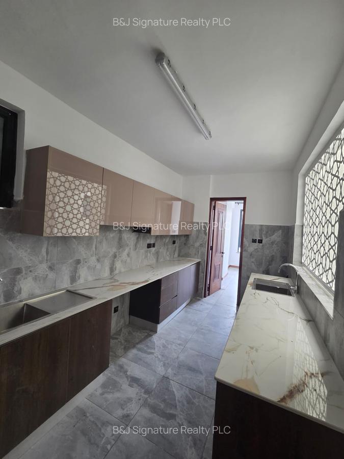 3 Bed Apartment with En Suite in Riverside - 13