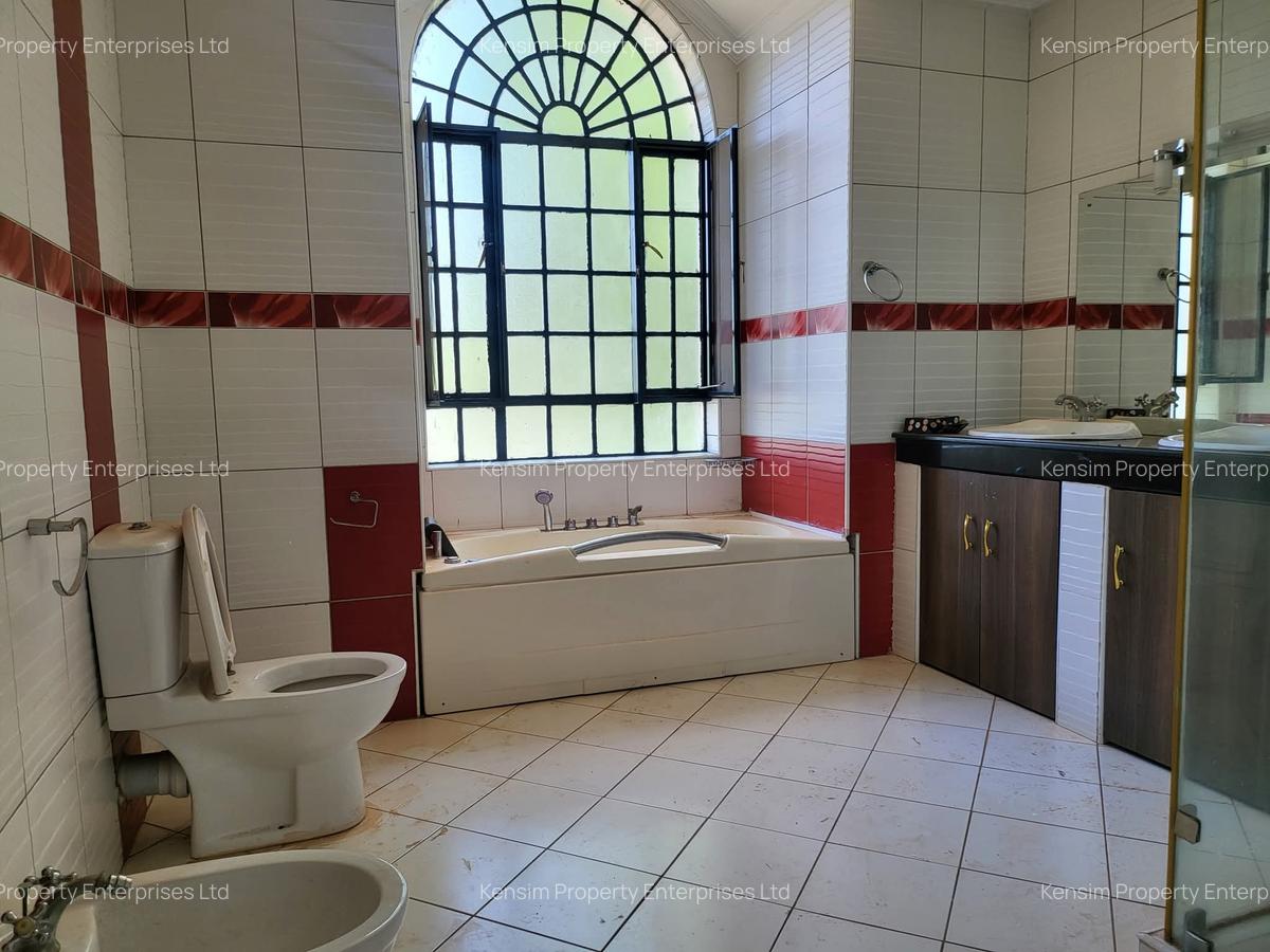 4 Bed Townhouse with En Suite in Runda - 5