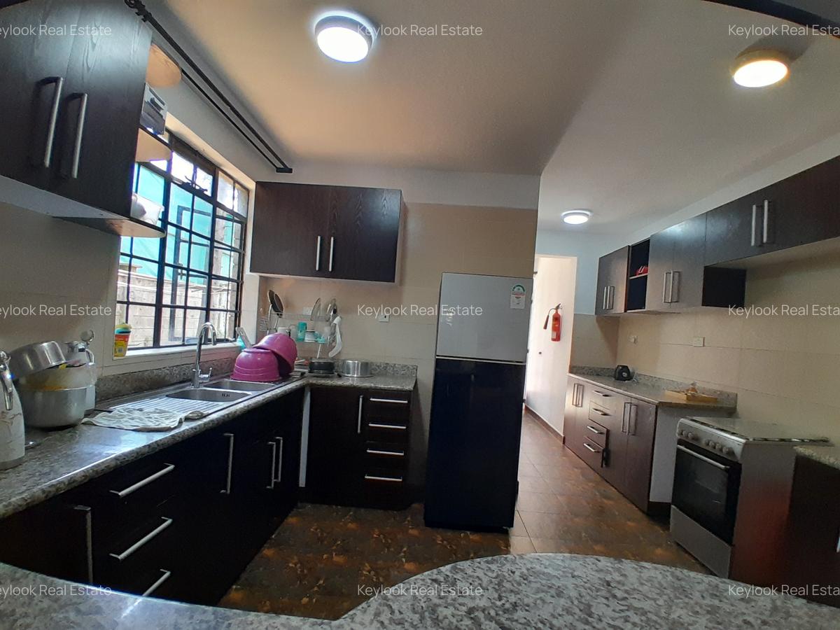 4 Bed Townhouse with En Suite at Lavington - 7