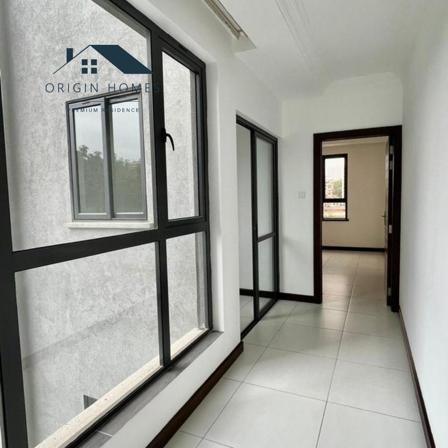 3 Bed Apartment with En Suite at 2Nd Parklands - 13