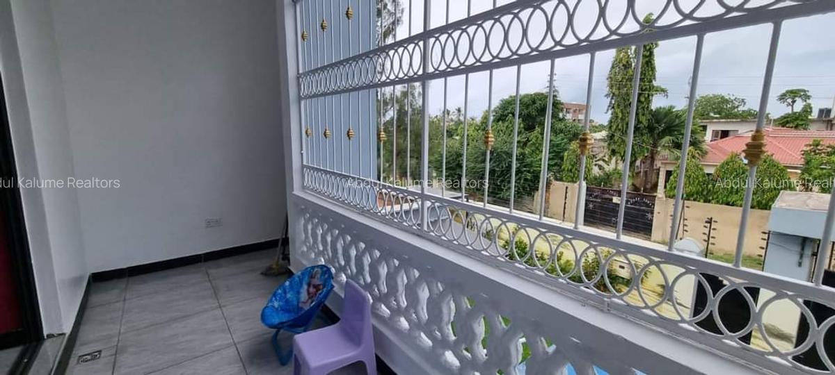 6 Bed Villa with En Suite at Bamburi - 11