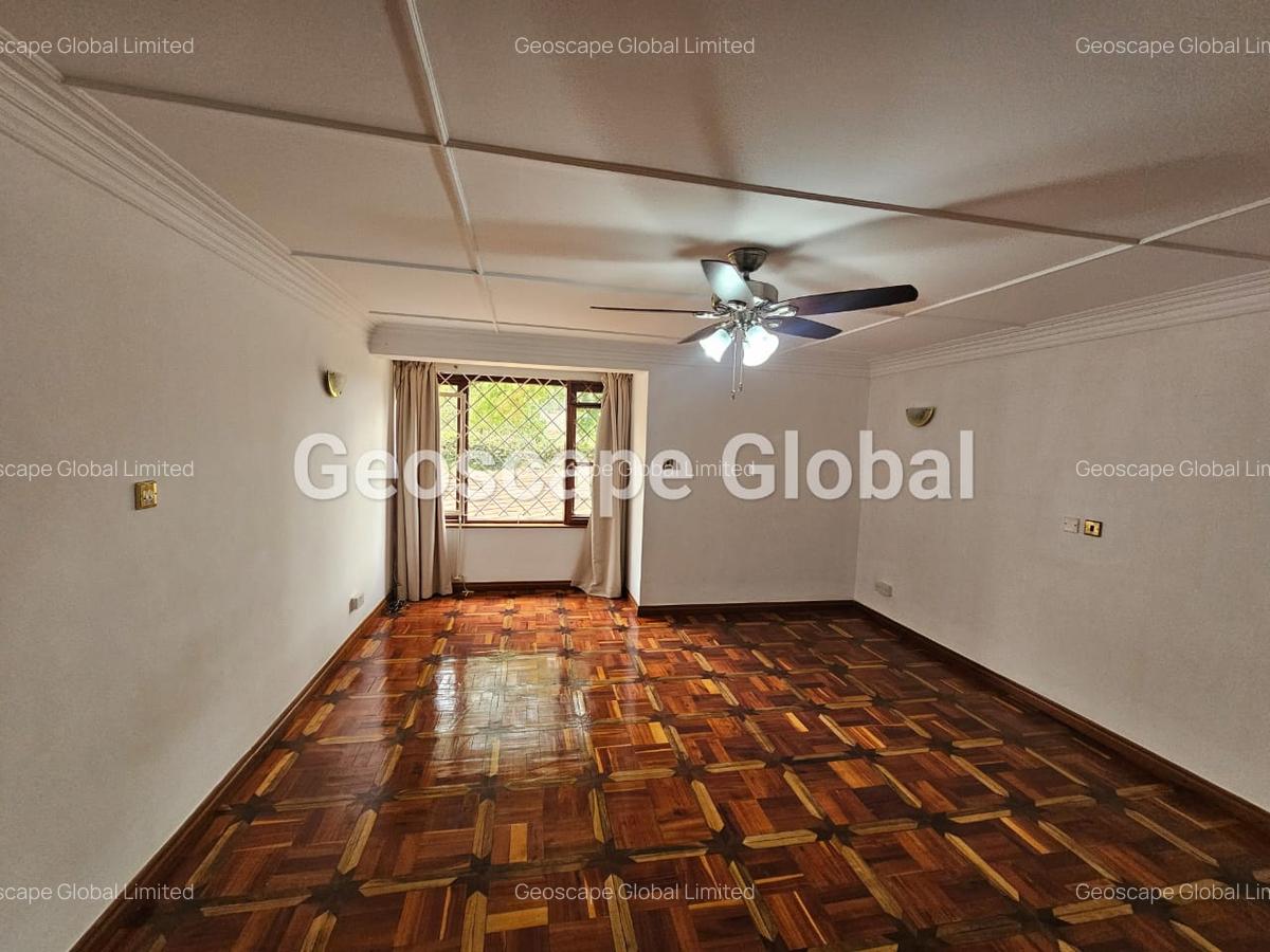 5 Bed House with En Suite in Runda - 3