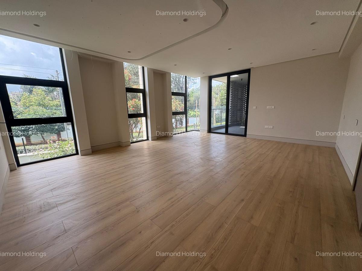 5 Bed Villa with En Suite at Westlands - 14