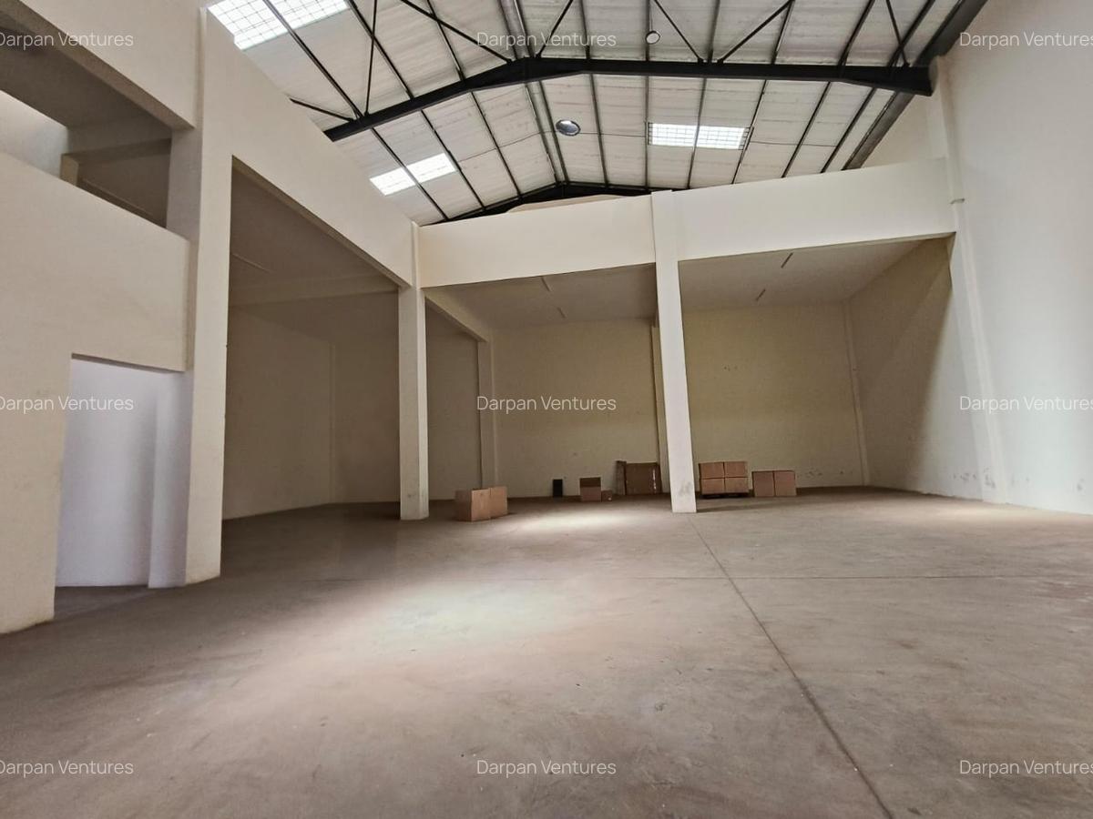 5,940 ft² Warehouse with Service Charge Included in Ruaraka - 2