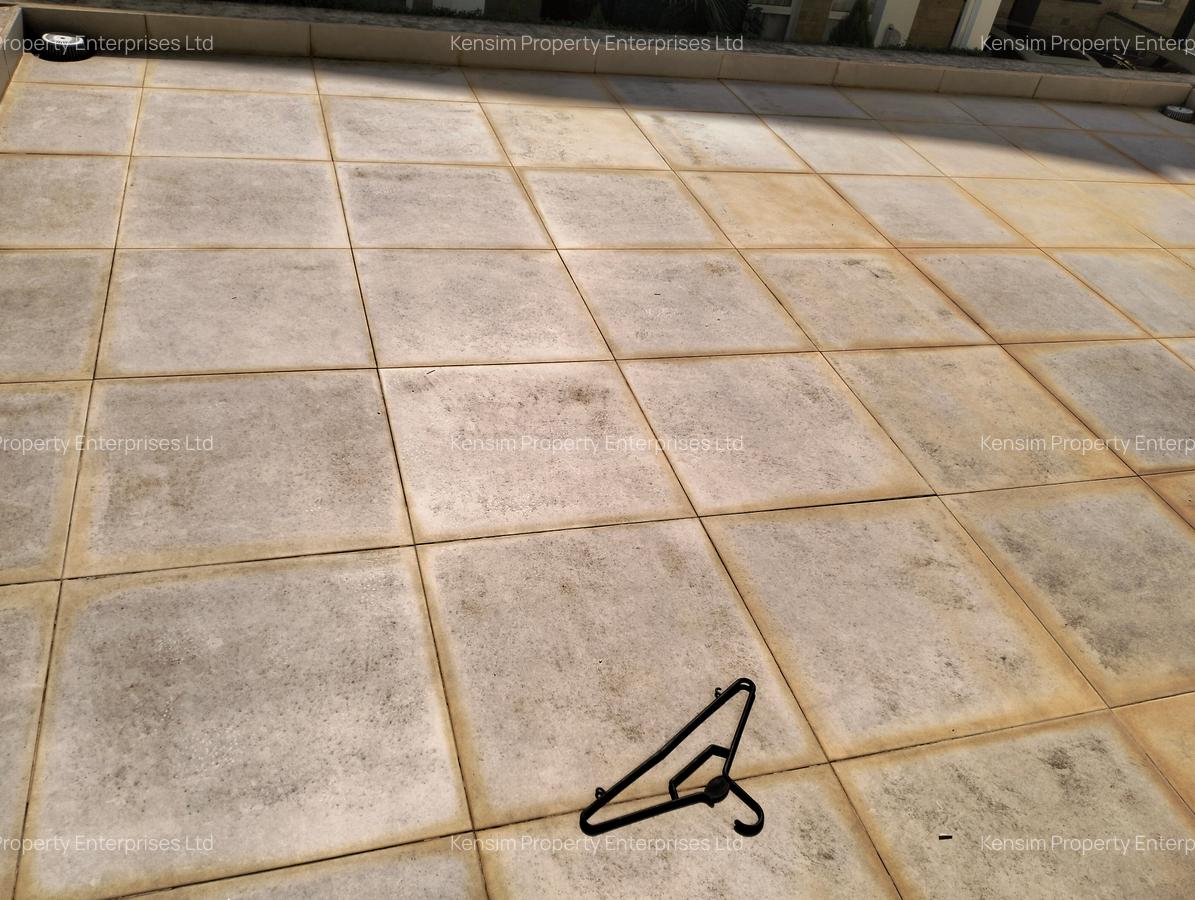 4 Bed Townhouse with En Suite in Lavington - 17