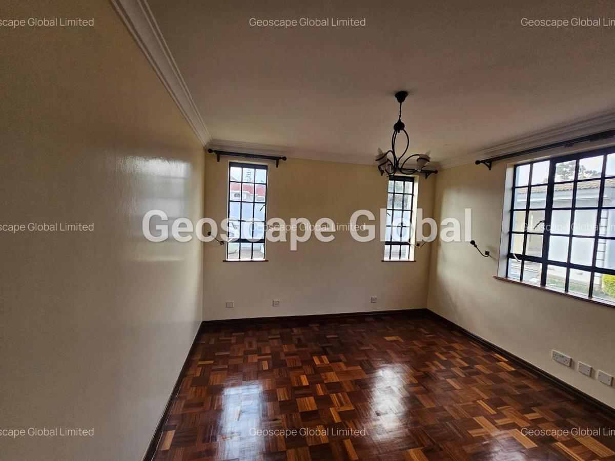 5 Bed House with En Suite in Runda - 3