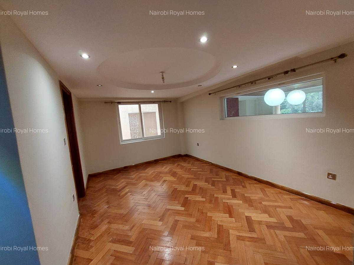 5 Bed Townhouse with En Suite at Lavington Road - 18