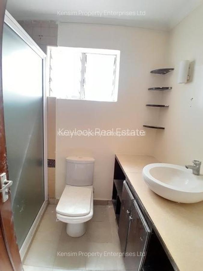 5 Bed Townhouse with En Suite in Lavington - 5