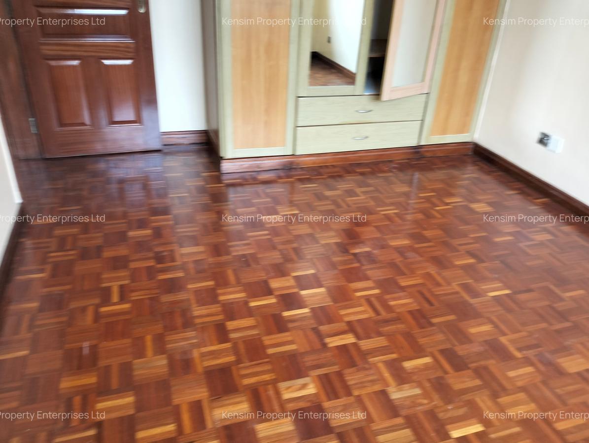 4 Bed Townhouse with En Suite in Lavington - 6