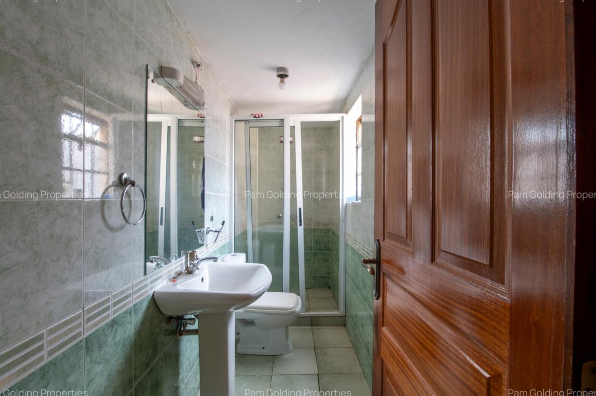 4 Bed Townhouse with Staff Quarters at Road C - 12