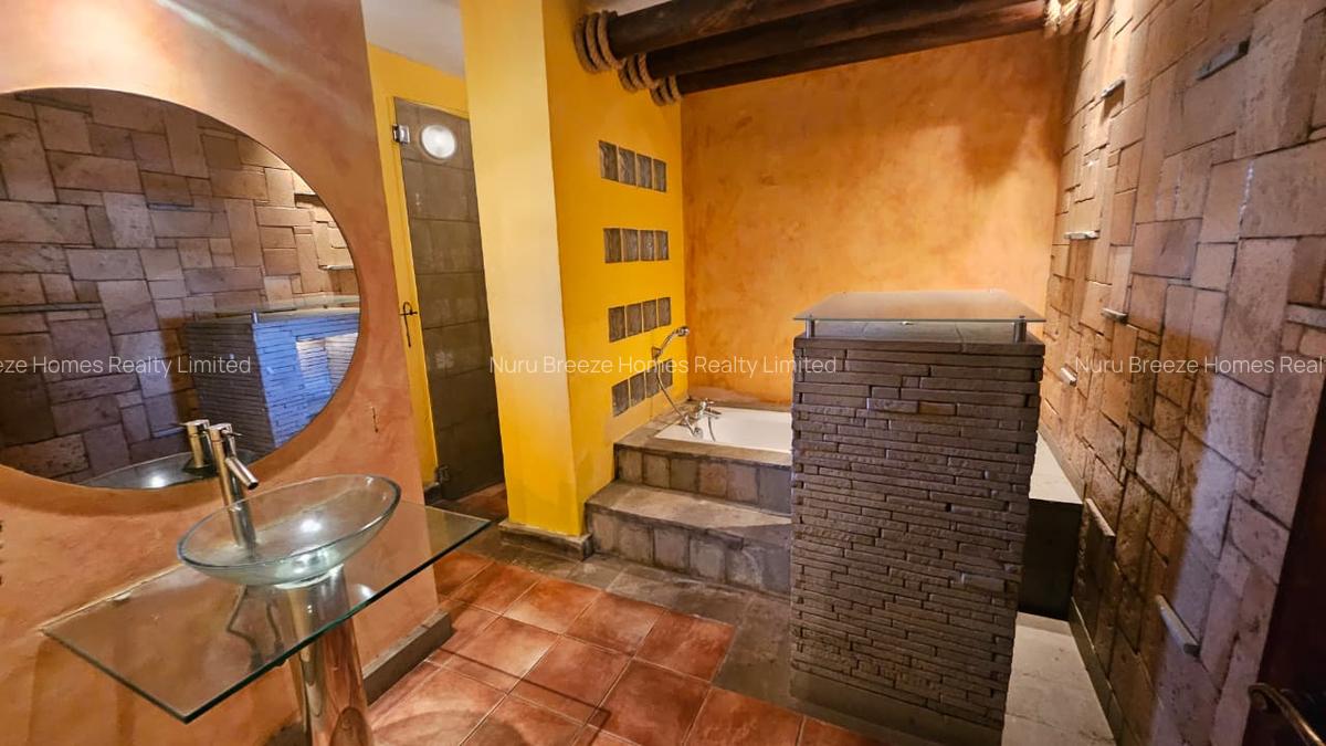 6 Bed House with En Suite in Runda - 6