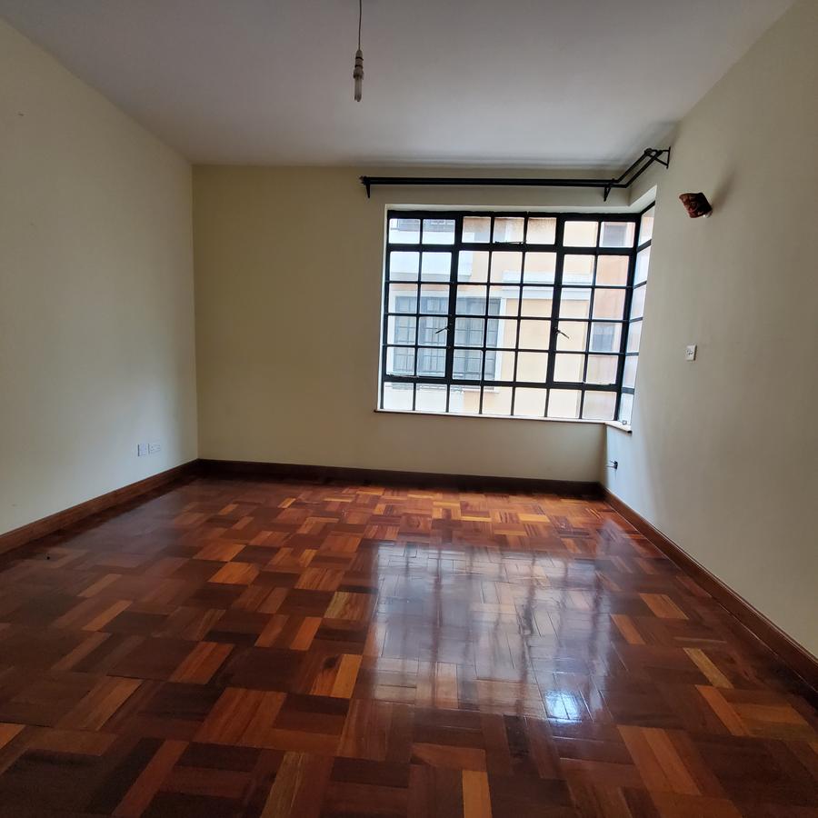 2 Bed Apartment with En Suite at Riverside Drive - 11