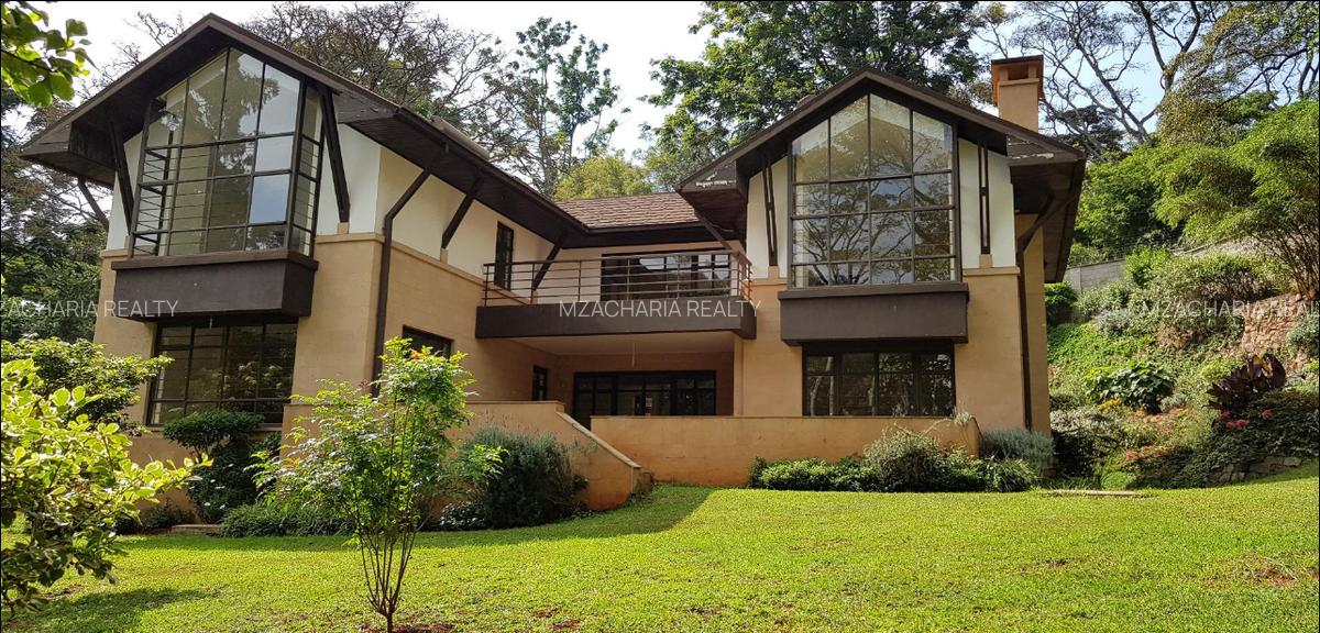 5 Bed Villa with En Suite in Rosslyn - 1