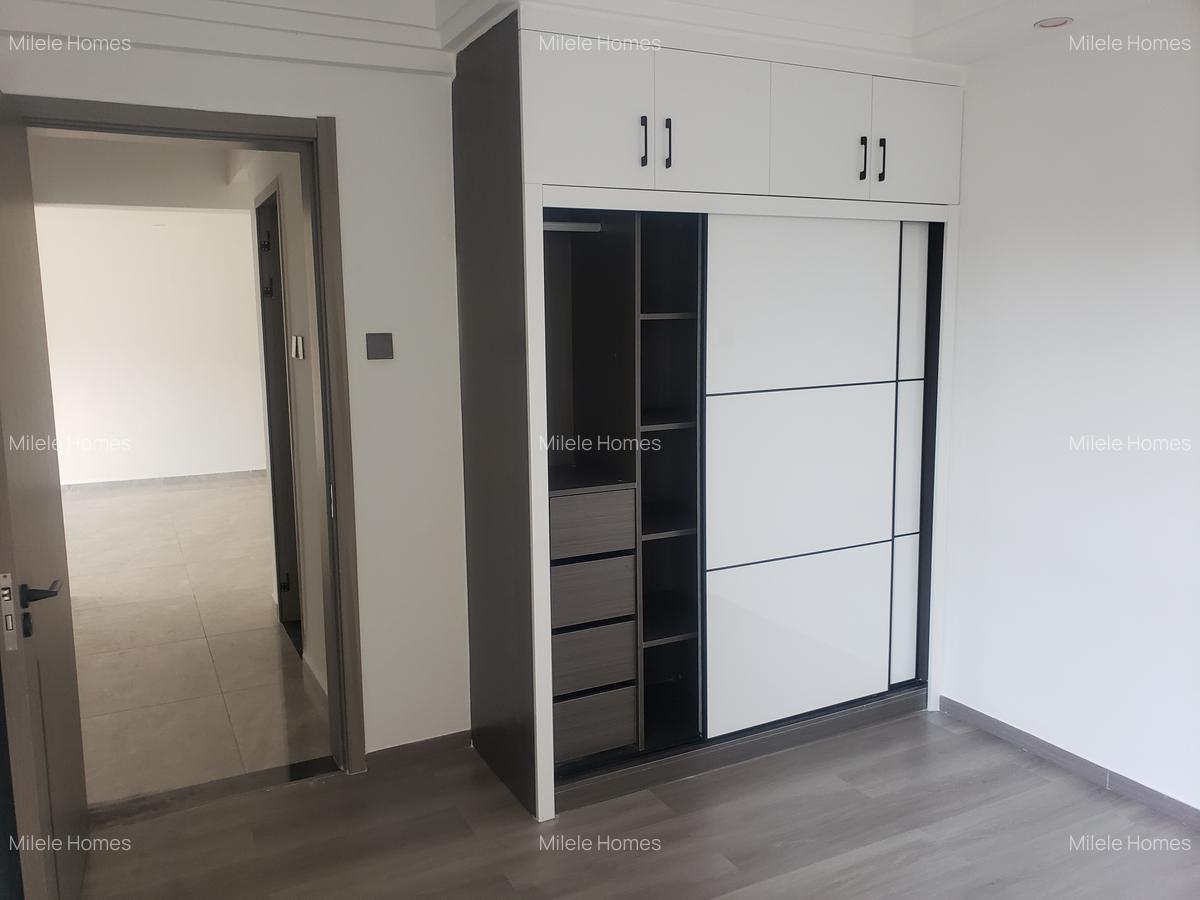 Serviced 2 Bed Apartment with En Suite at Kindaruma Road - 8