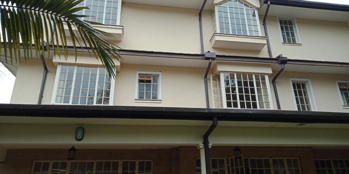 5 Bed Townhouse with En Suite in Lavington - 6