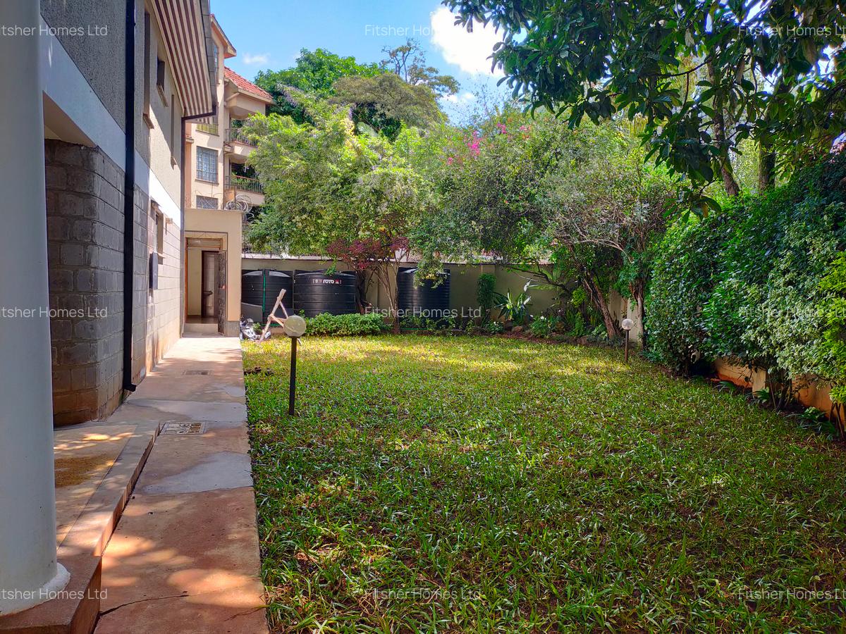 4 Bed House with En Suite in Lavington - 3