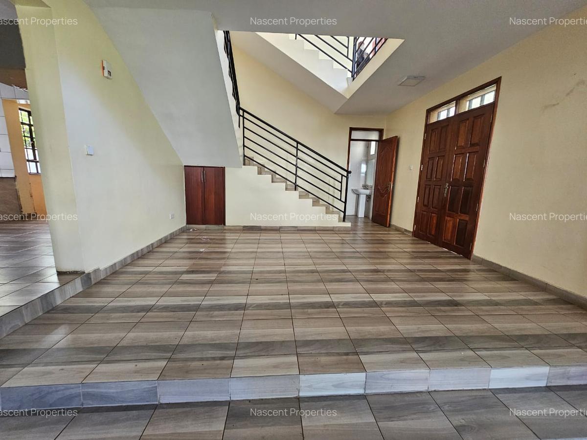 5 Bed Townhouse with En Suite in Kyuna - 4