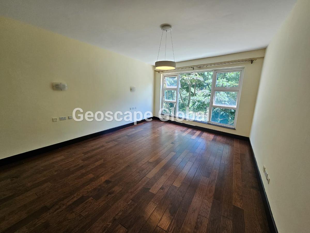 4 Bed Apartment with En Suite in Spring Valley - 11