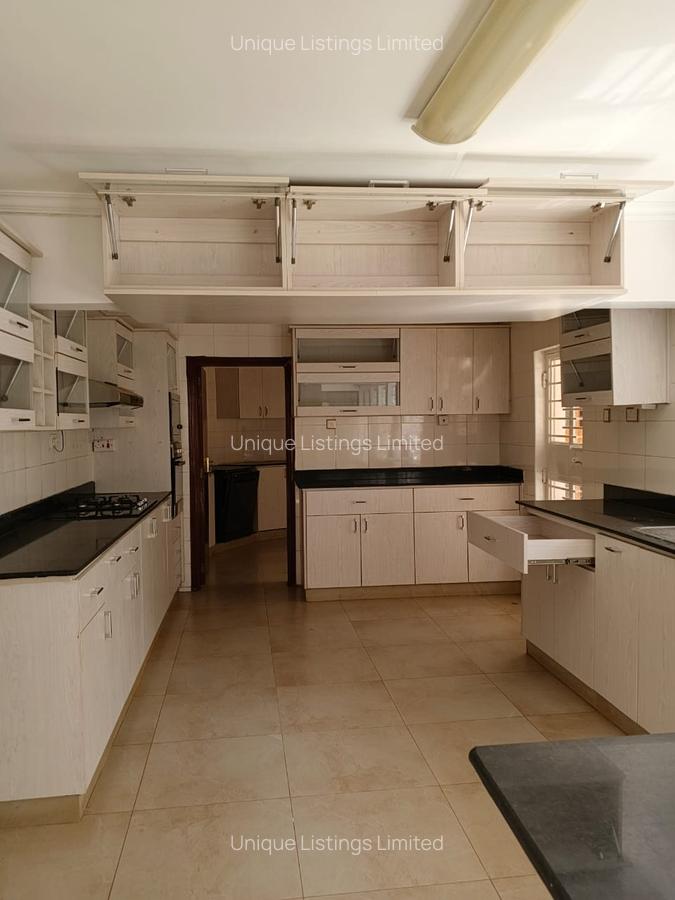 4 Bed House with En Suite in Runda - 7