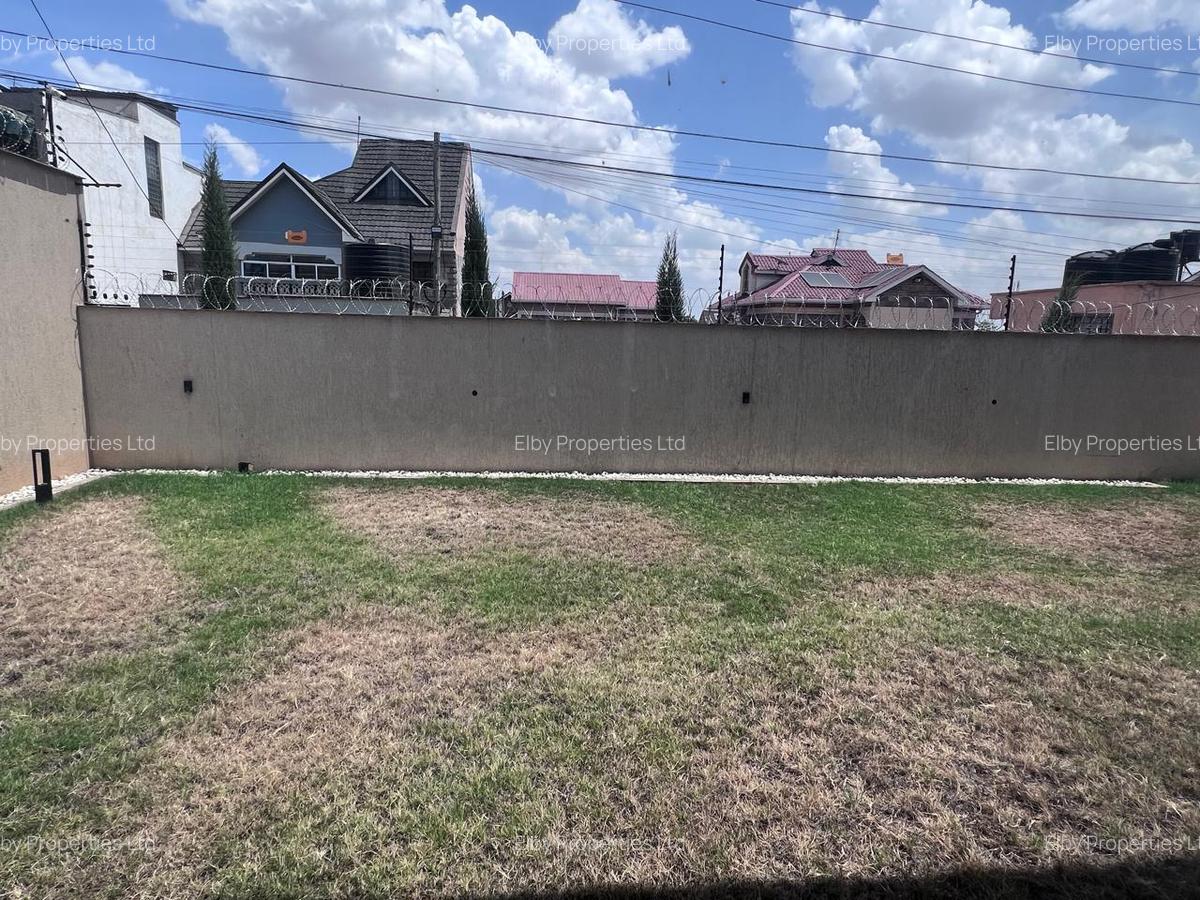 4 Bed House with En Suite in Membley - 17