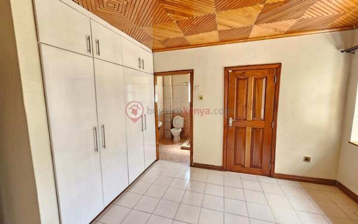 5 Bed Townhouse with En Suite at Westlands - 5