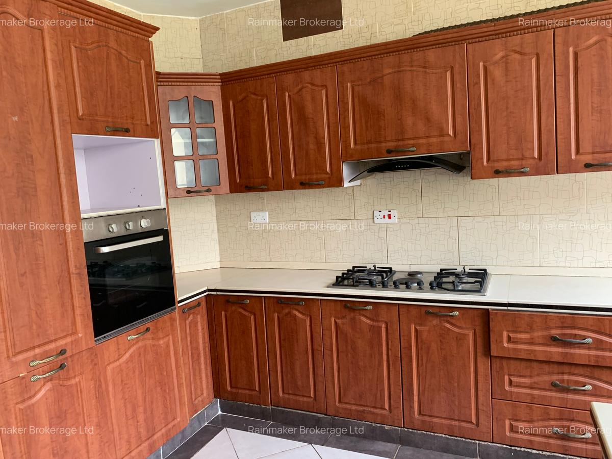 4 Bed Townhouse with En Suite at Ruaka Drive - 17