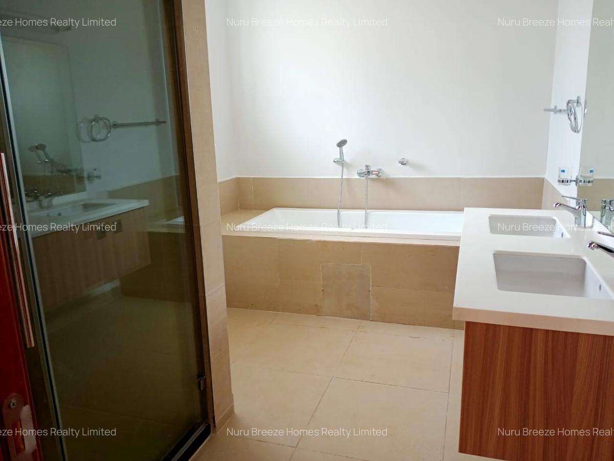 5 Bed Townhouse with En Suite in Lavington - 10