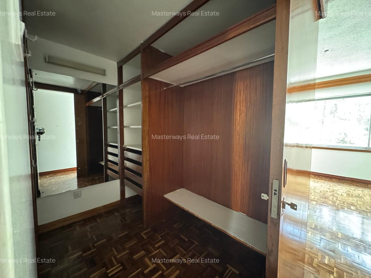 3 Bed Townhouse with En Suite in Lavington - 16