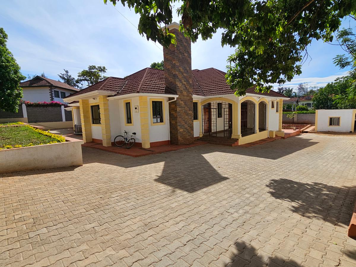 4 Bed House with En Suite at Runda - 1