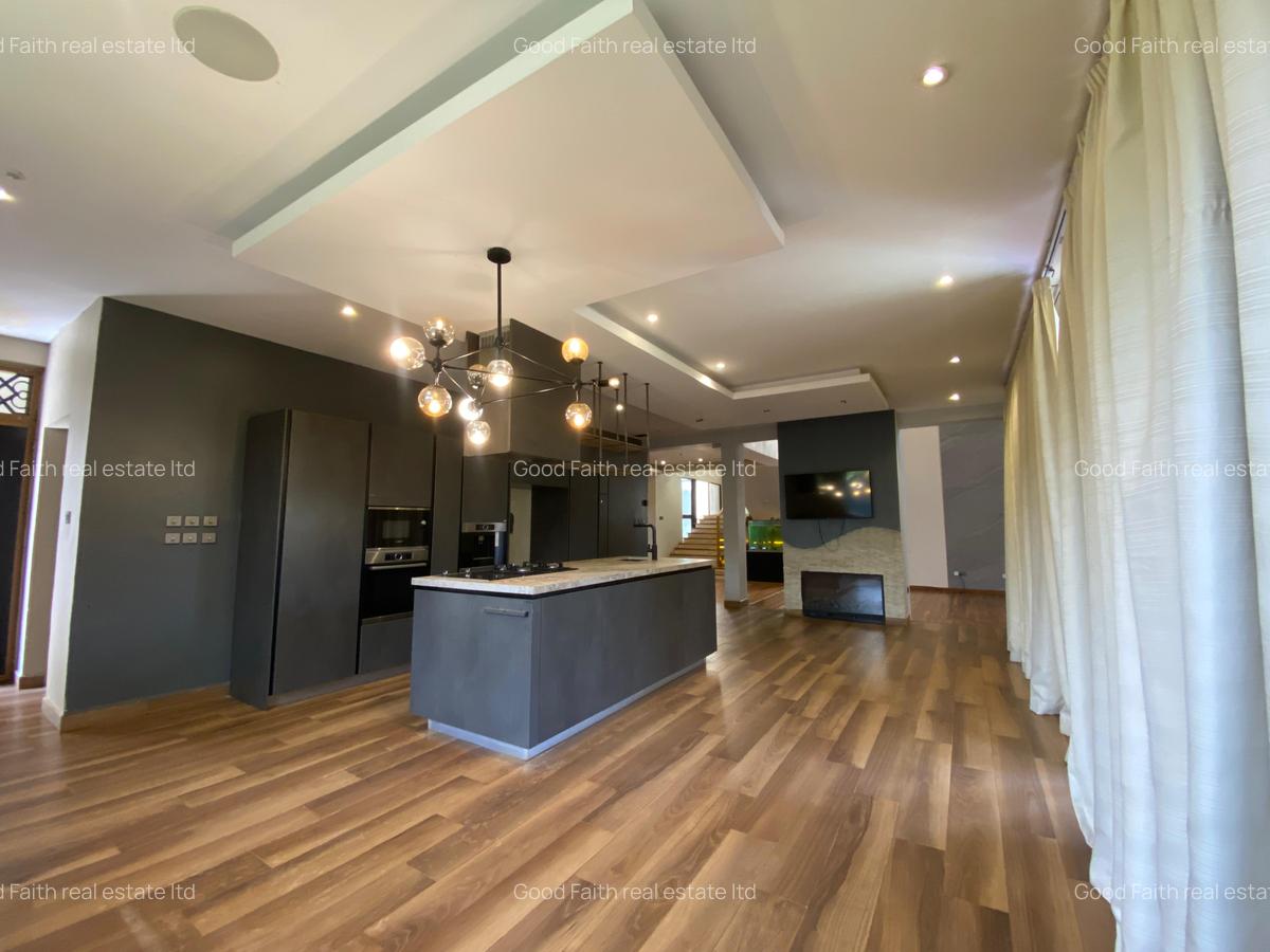 5 Bed House with En Suite in Runda - 17