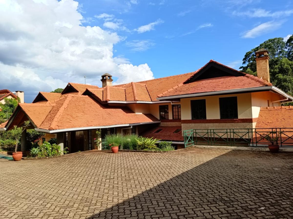 5 Bed House with En Suite at Nyari - 3