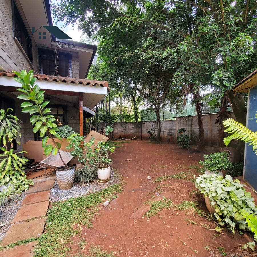 5 Bed Townhouse with En Suite at Lavington - 10