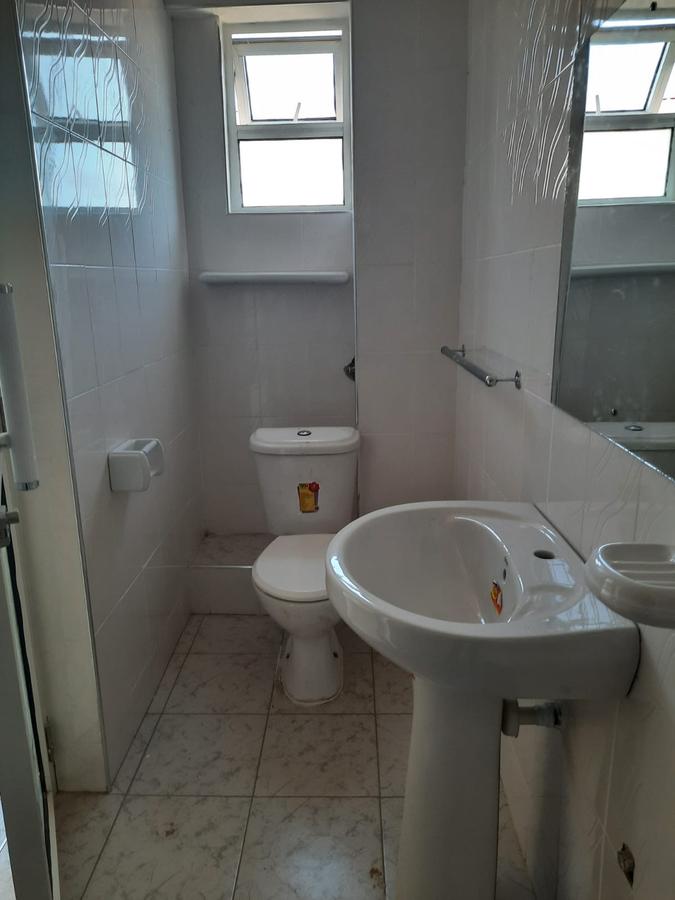 2 Bed Apartment with En Suite at Kenyatta Street - 10