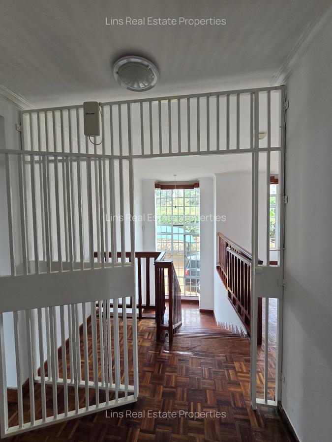 5 Bed Townhouse with En Suite in Rosslyn - 14