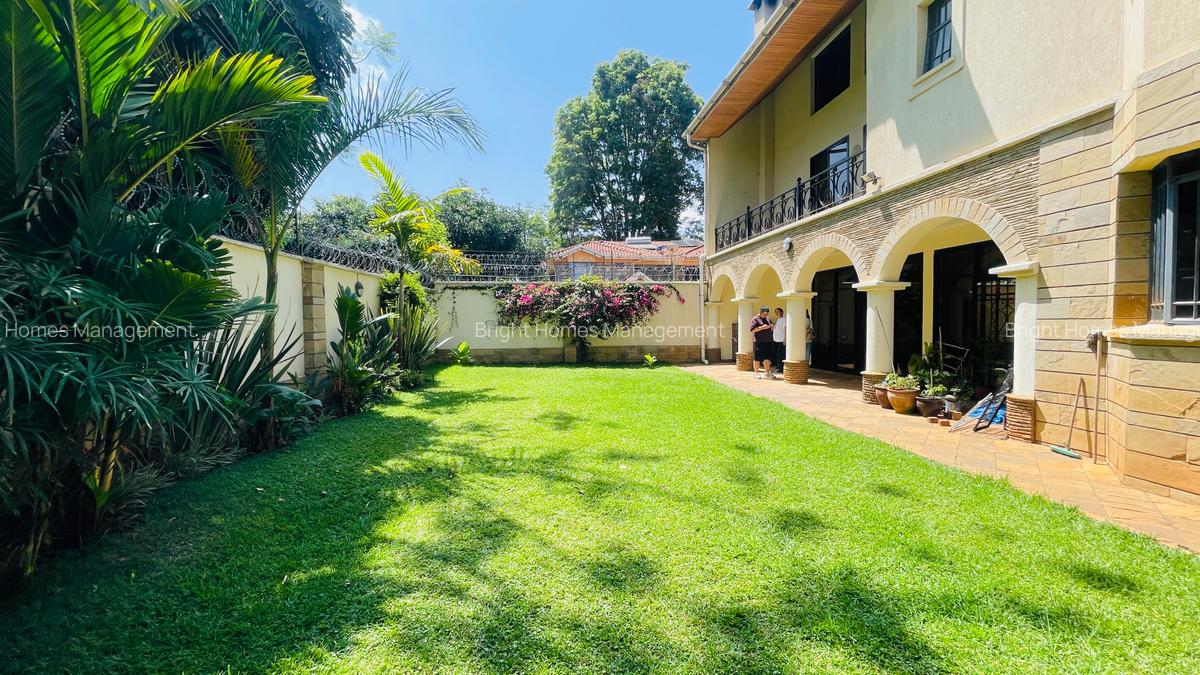 5 Bed Townhouse with En Suite in Lavington - 18