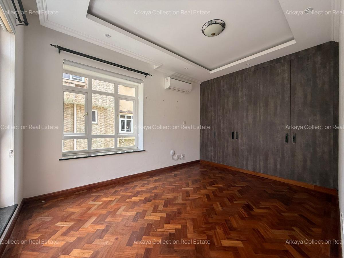 5 Bed Townhouse with En Suite in Lavington - 13