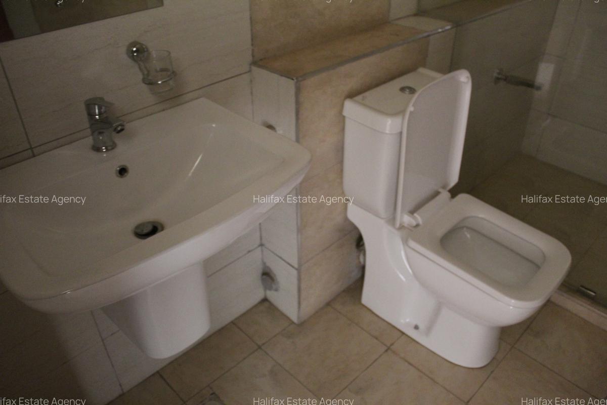 4 Bed Apartment with En Suite in Thika Road - 4