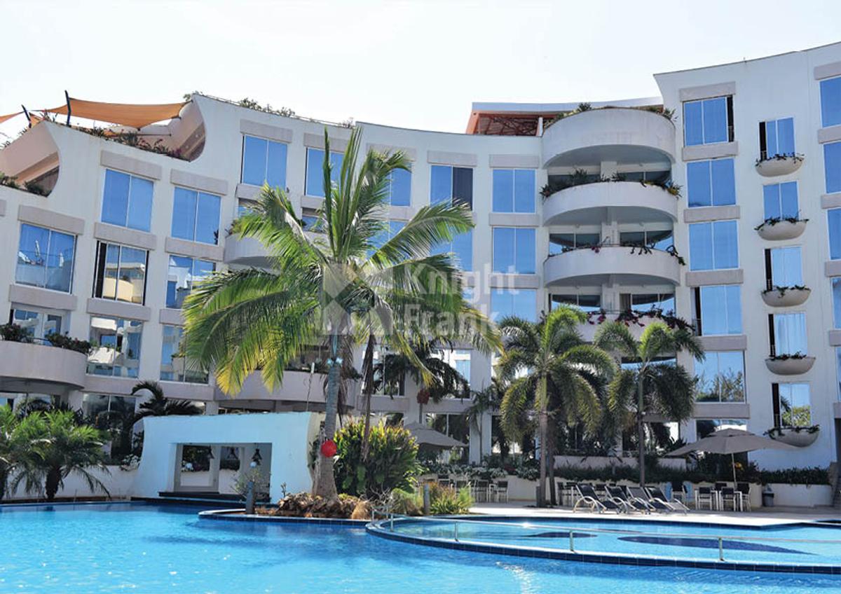 3 Bed Apartment with En Suite at Kilua Beach - 15