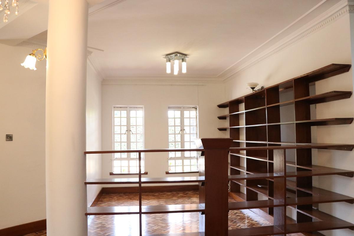 5 Bed House with En Suite in Runda - 8
