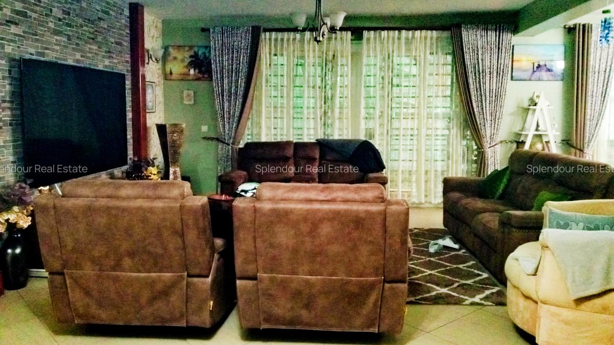 4 Bed Apartment with En Suite in Parklands - 5