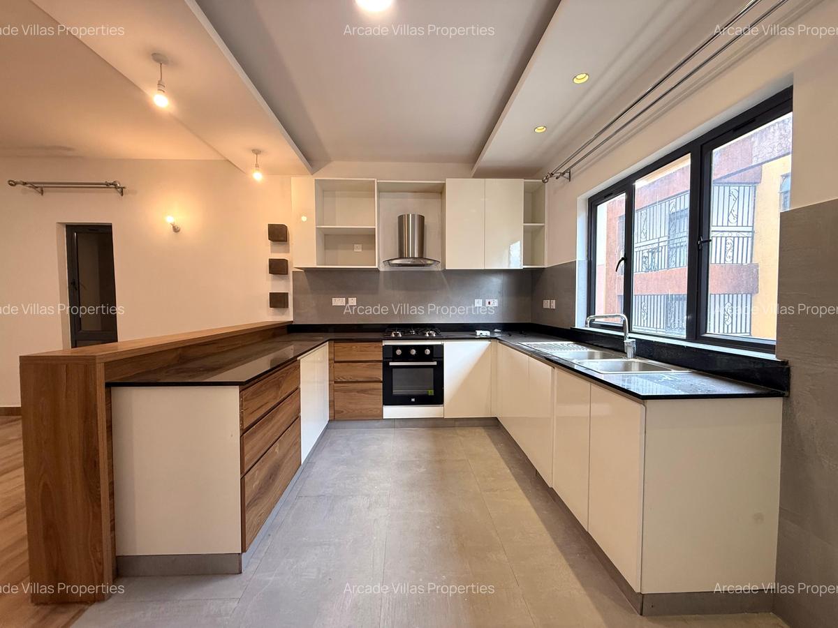 3 Bed Apartment with En Suite in Kileleshwa - 4