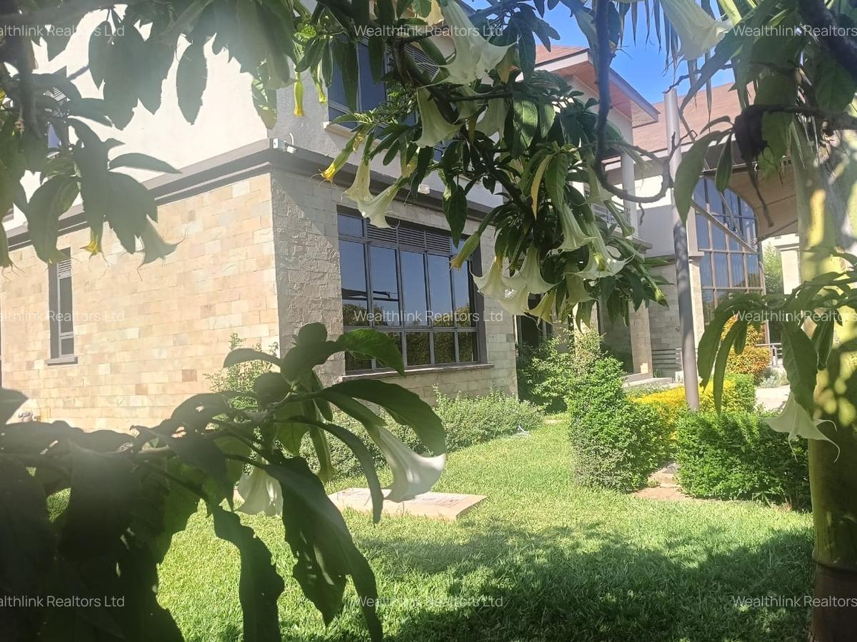 5 Bed Townhouse with En Suite at Runda - 11