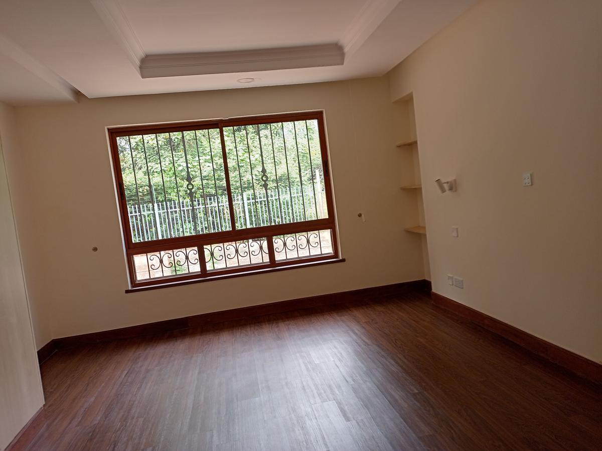 5 Bed House with En Suite at Kyuna - 9