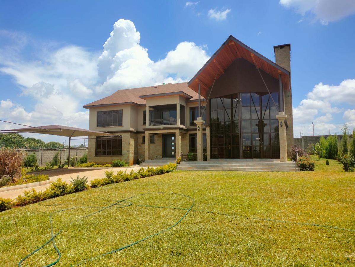5 bed townhouse with garden at few minutes drive to gigiri